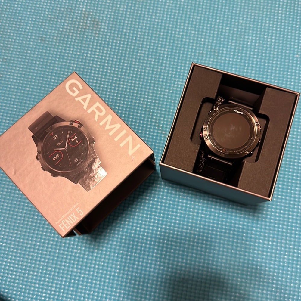 Garmin: Fenix 5 watch